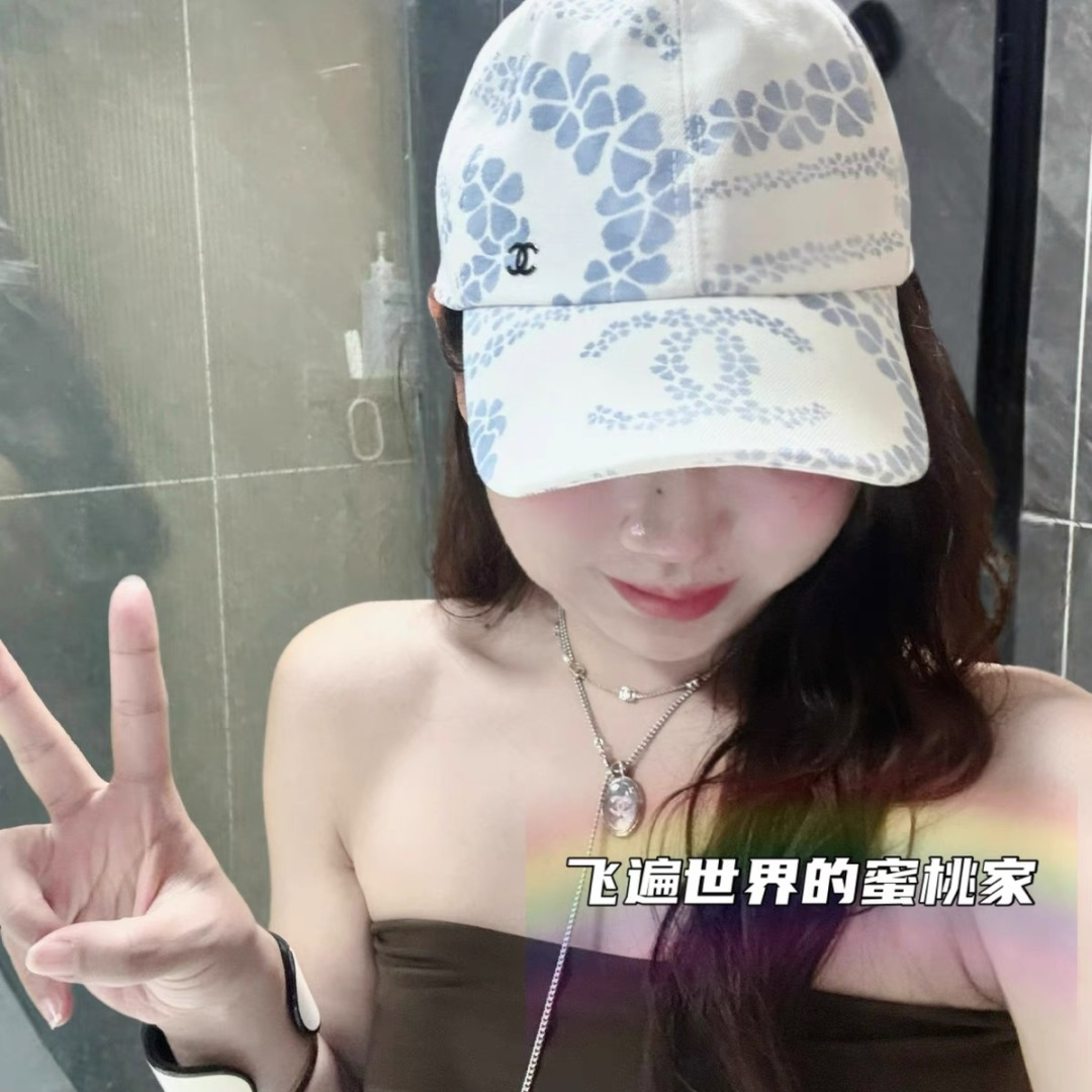 香奈儿CHANEL 新款做旧牛仔双c棒球帽鸭舌帽
时尚休闲设计 跑量新品