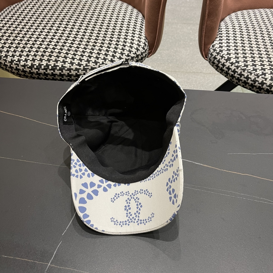 香奈儿CHANEL 新款做旧牛仔双c棒球帽鸭舌帽
时尚休闲设计 跑量新品