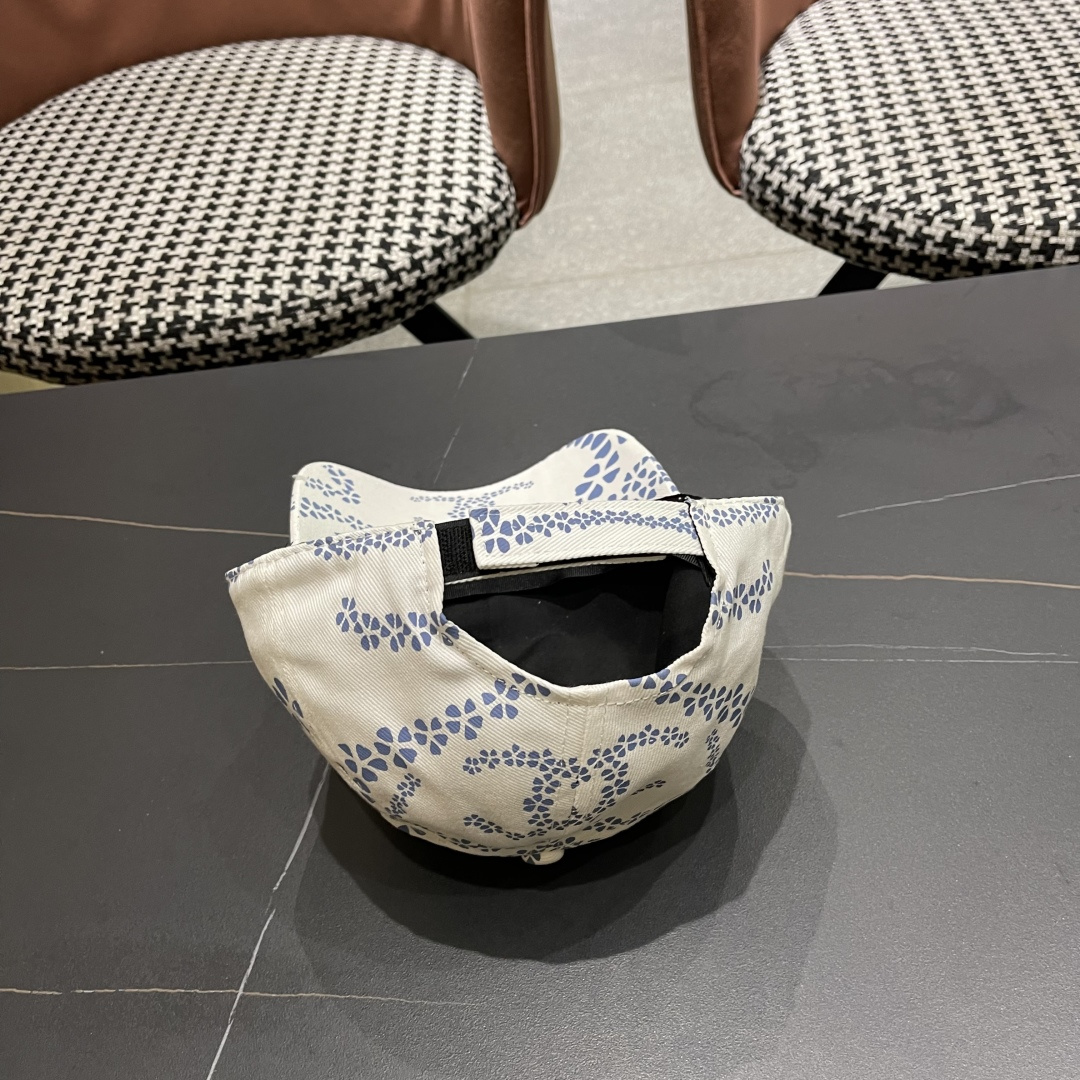 香奈儿CHANEL 新款做旧牛仔双c棒球帽鸭舌帽
时尚休闲设计 跑量新品