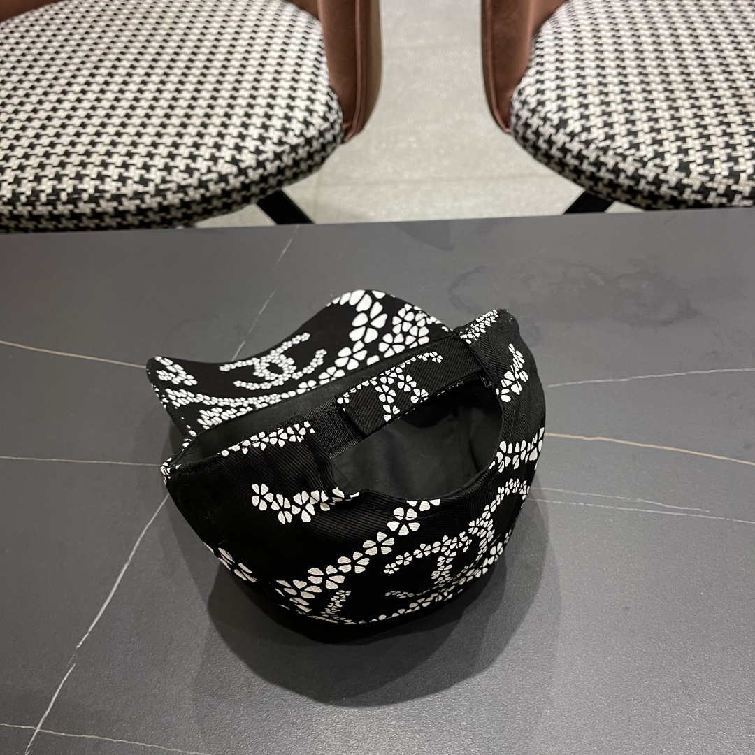 香奈儿CHANEL 新款做旧牛仔双c棒球帽鸭舌帽
时尚休闲设计 跑量新品