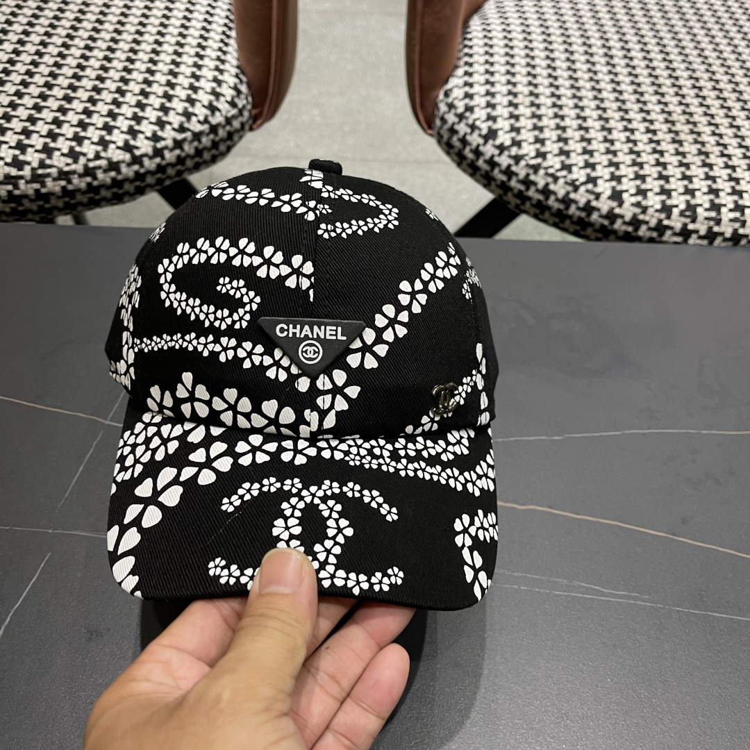 香奈儿CHANEL 新款做旧牛仔双c棒球帽鸭舌帽
时尚休闲设计 跑量新品