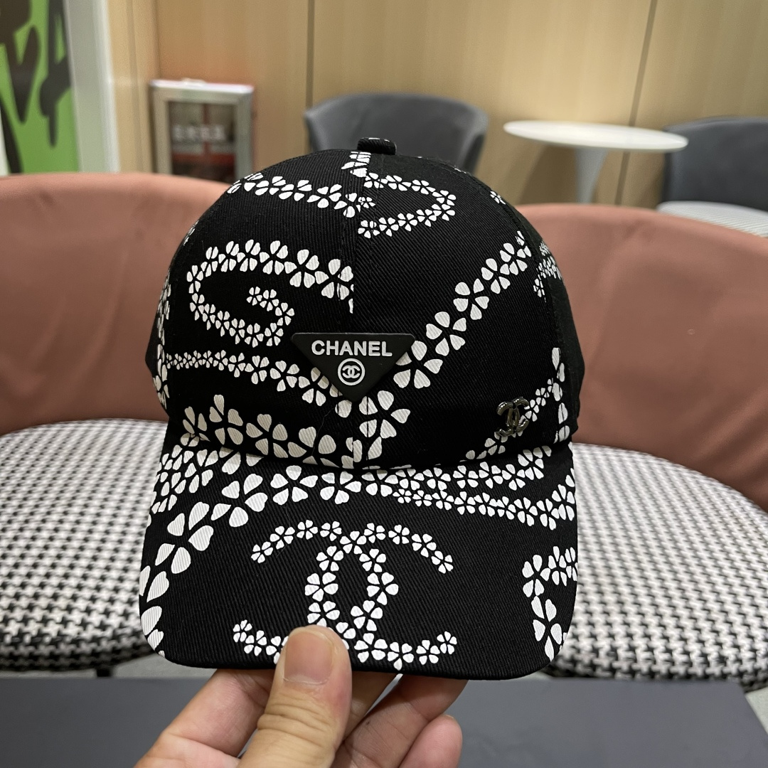 香奈儿CHANEL 新款做旧牛仔双c棒球帽鸭舌帽
时尚休闲设计 跑量新品