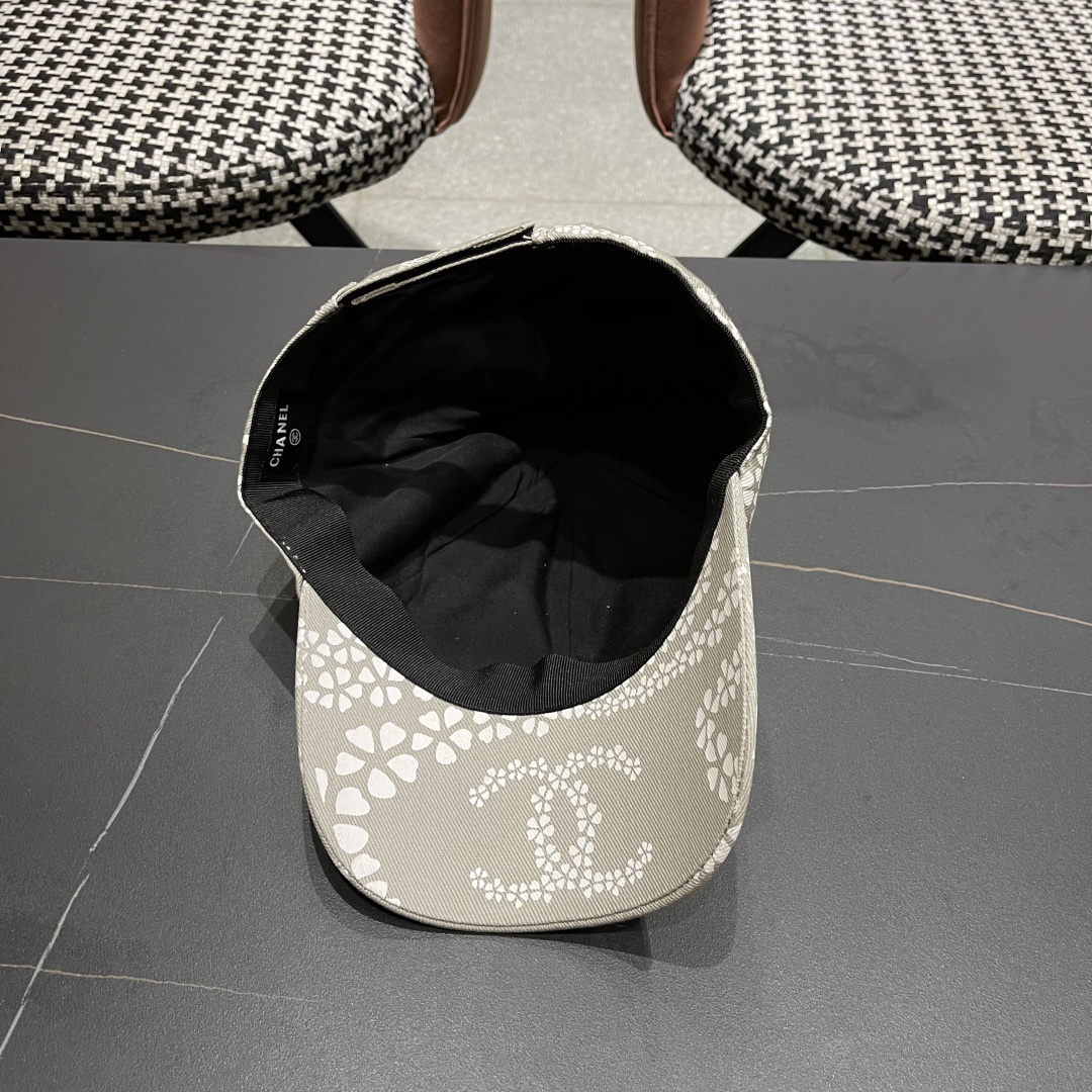 香奈儿CHANEL 新款做旧牛仔双c棒球帽鸭舌帽
时尚休闲设计 跑量新品
