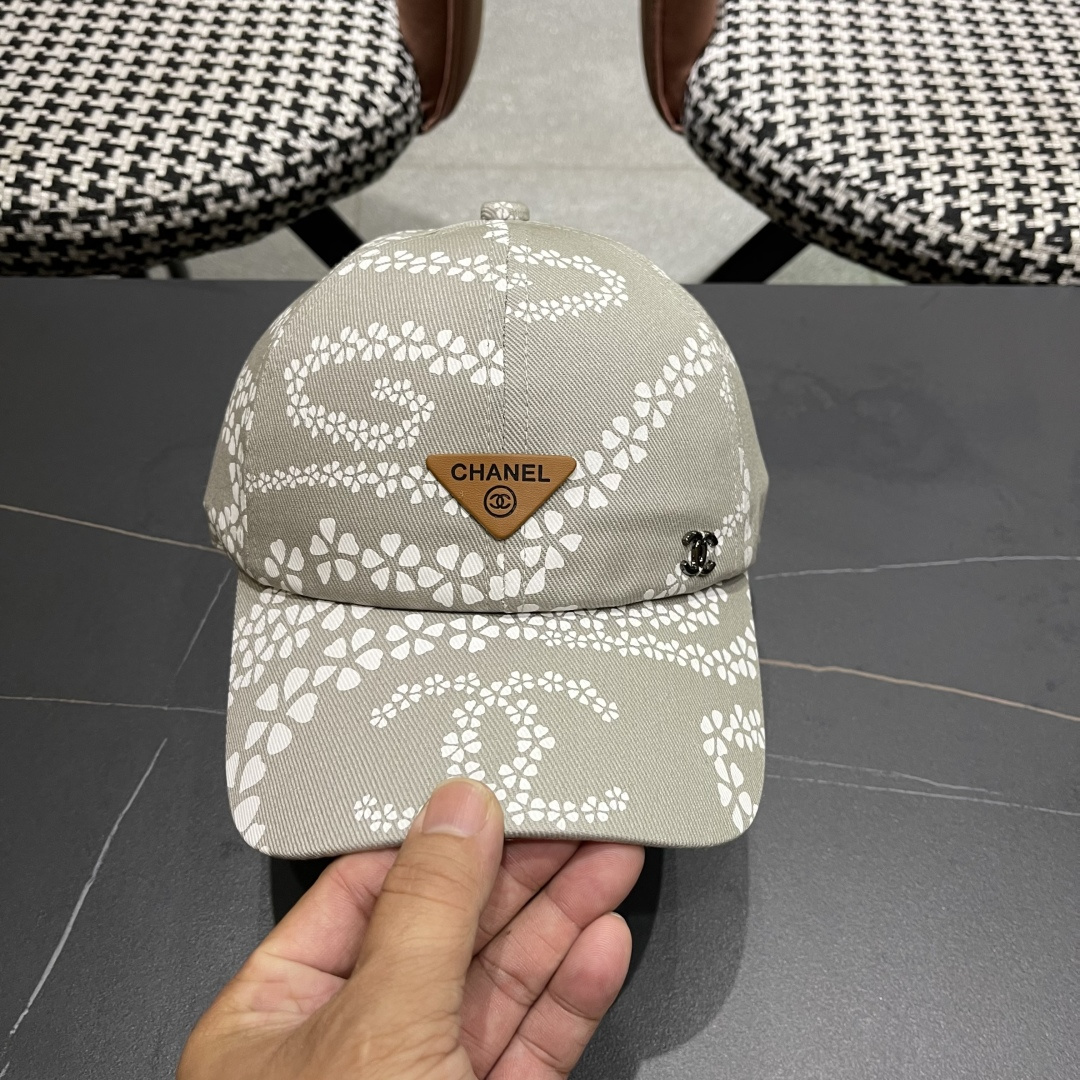 香奈儿CHANEL 新款做旧牛仔双c棒球帽鸭舌帽
时尚休闲设计 跑量新品