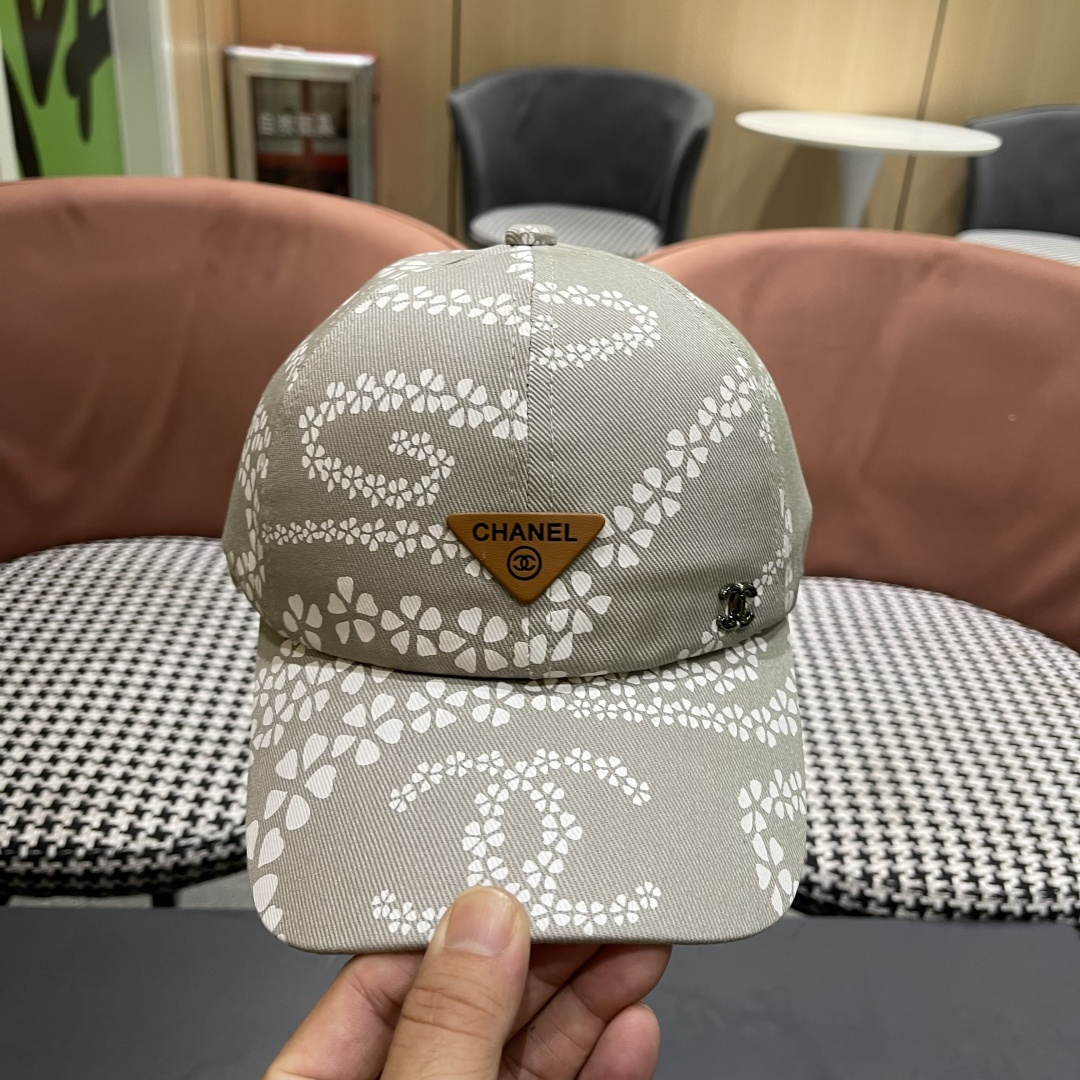 香奈儿CHANEL 新款做旧牛仔双c棒球帽鸭舌帽
时尚休闲设计 跑量新品