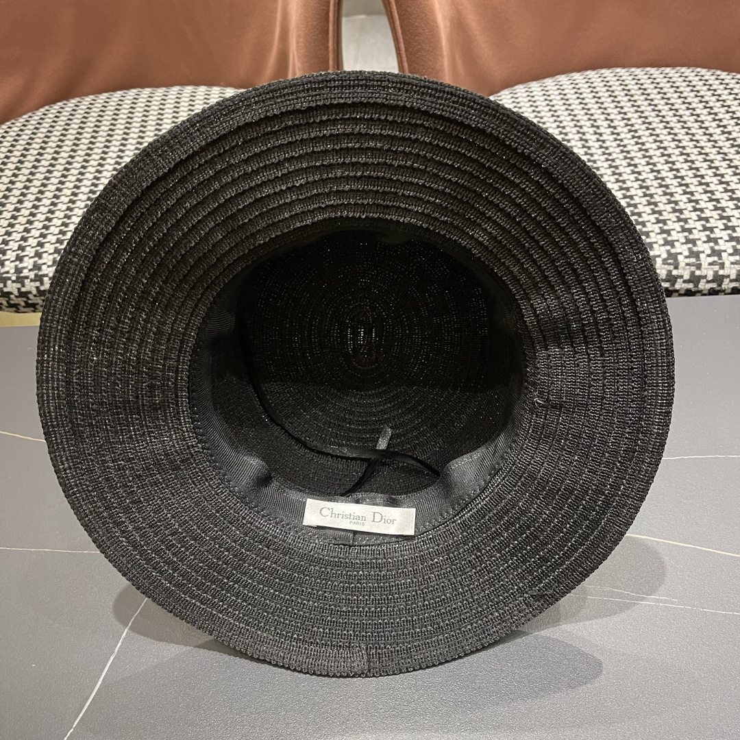  Dior迪奥 2025网红同款田园风拉菲草帽女复古镂空毛边大檐透气
网眼防晒沙滩帽潮