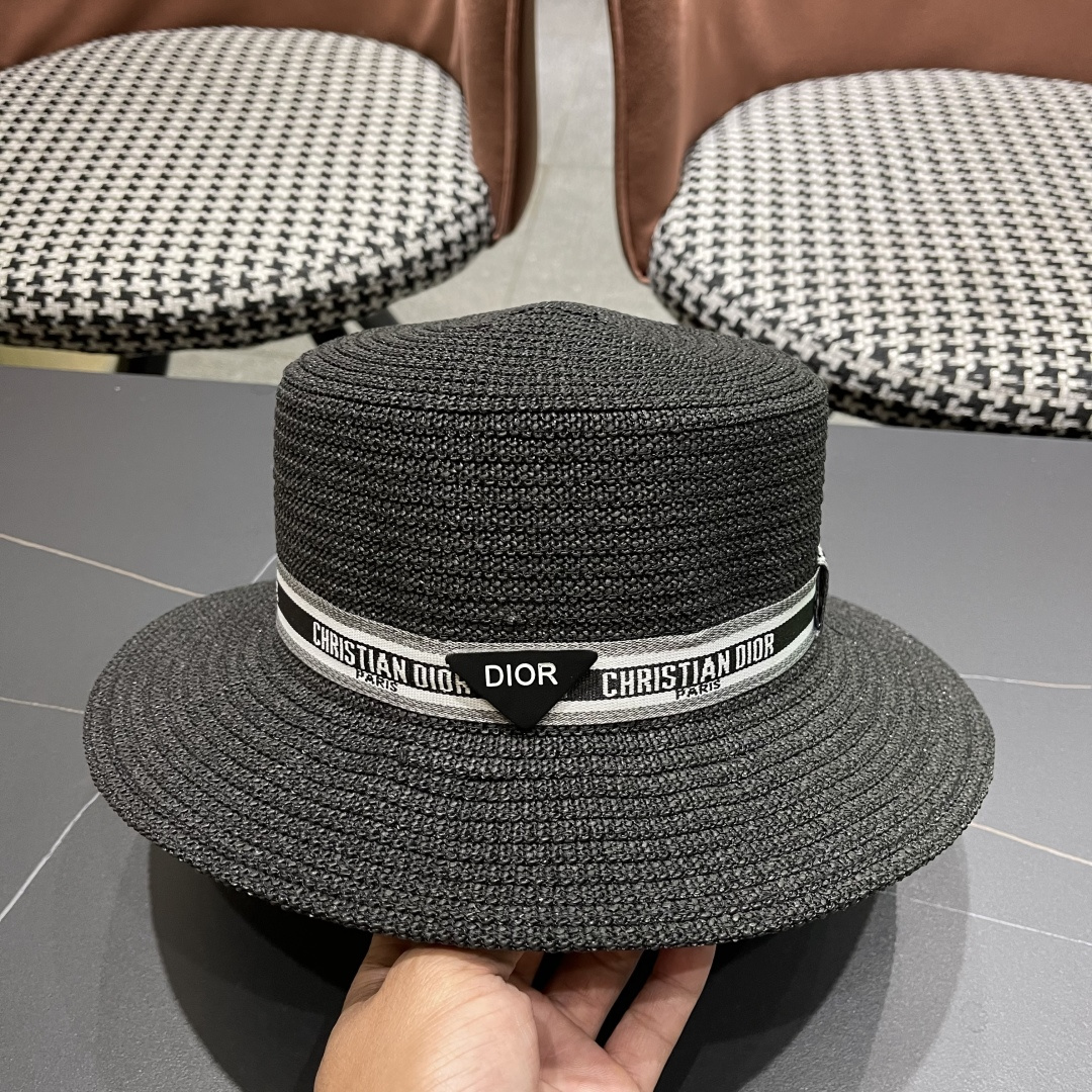  Dior迪奥 2025网红同款田园风拉菲草帽女复古镂空毛边大檐透气
网眼防晒沙滩帽潮