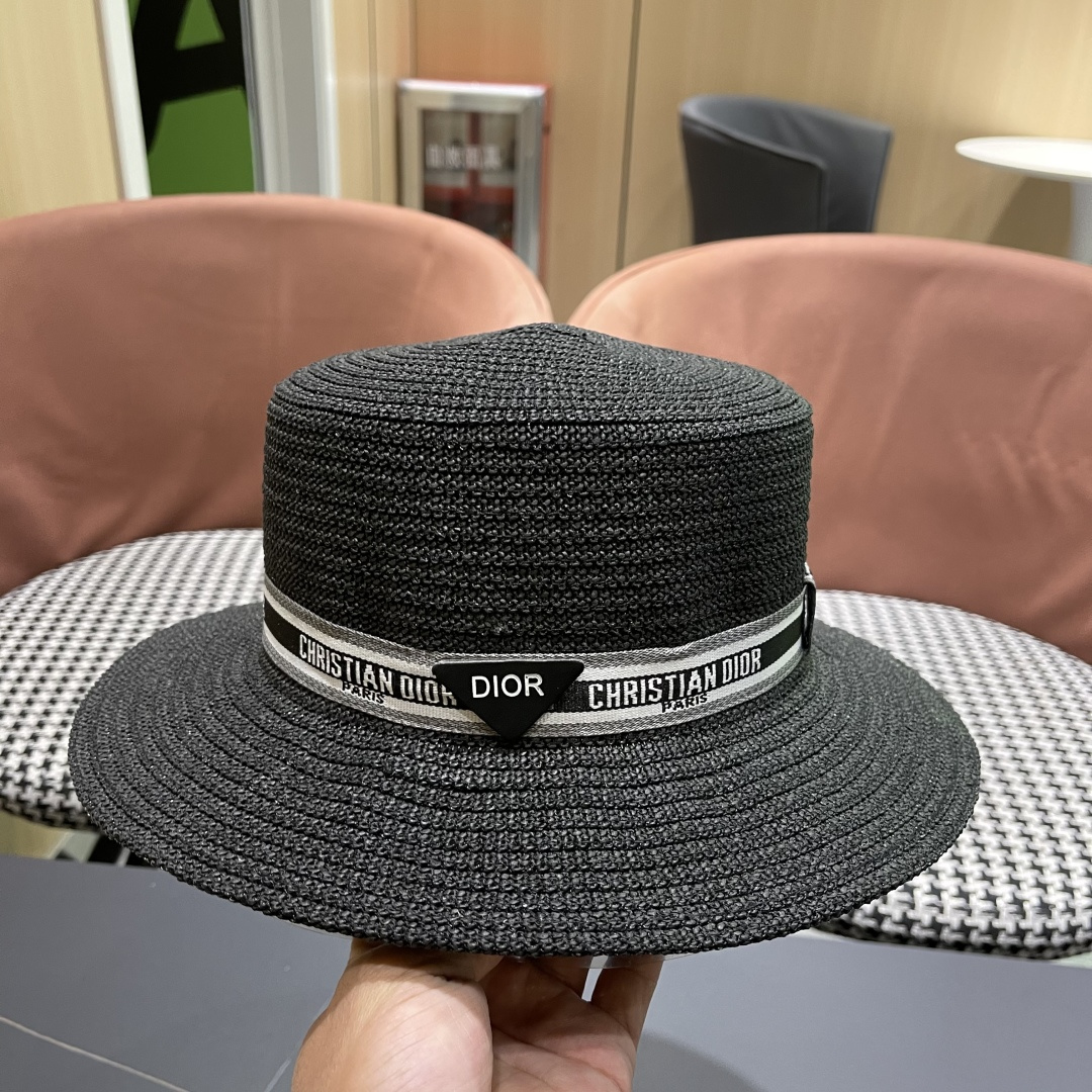  Dior迪奥 2025网红同款田园风拉菲草帽女复古镂空毛边大檐透气
网眼防晒沙滩帽潮