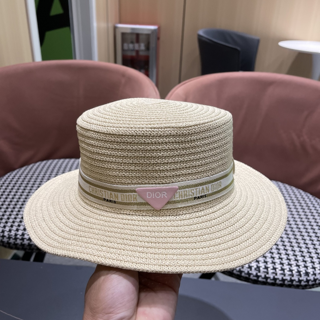  Dior迪奥 2025网红同款田园风拉菲草帽女复古镂空毛边大檐透气
网眼防晒沙滩帽潮