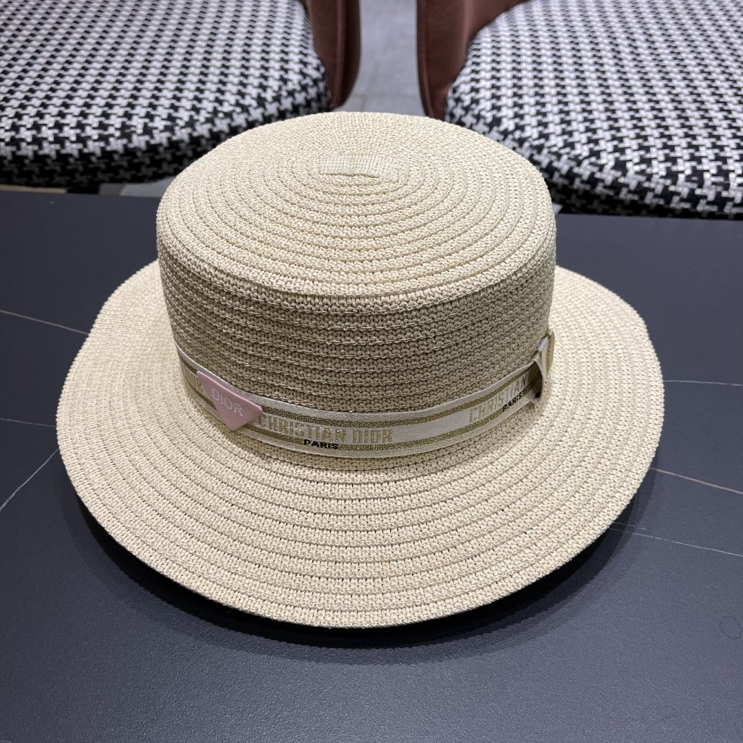  Dior迪奥 2025网红同款田园风拉菲草帽女复古镂空毛边大檐透气
网眼防晒沙滩帽潮