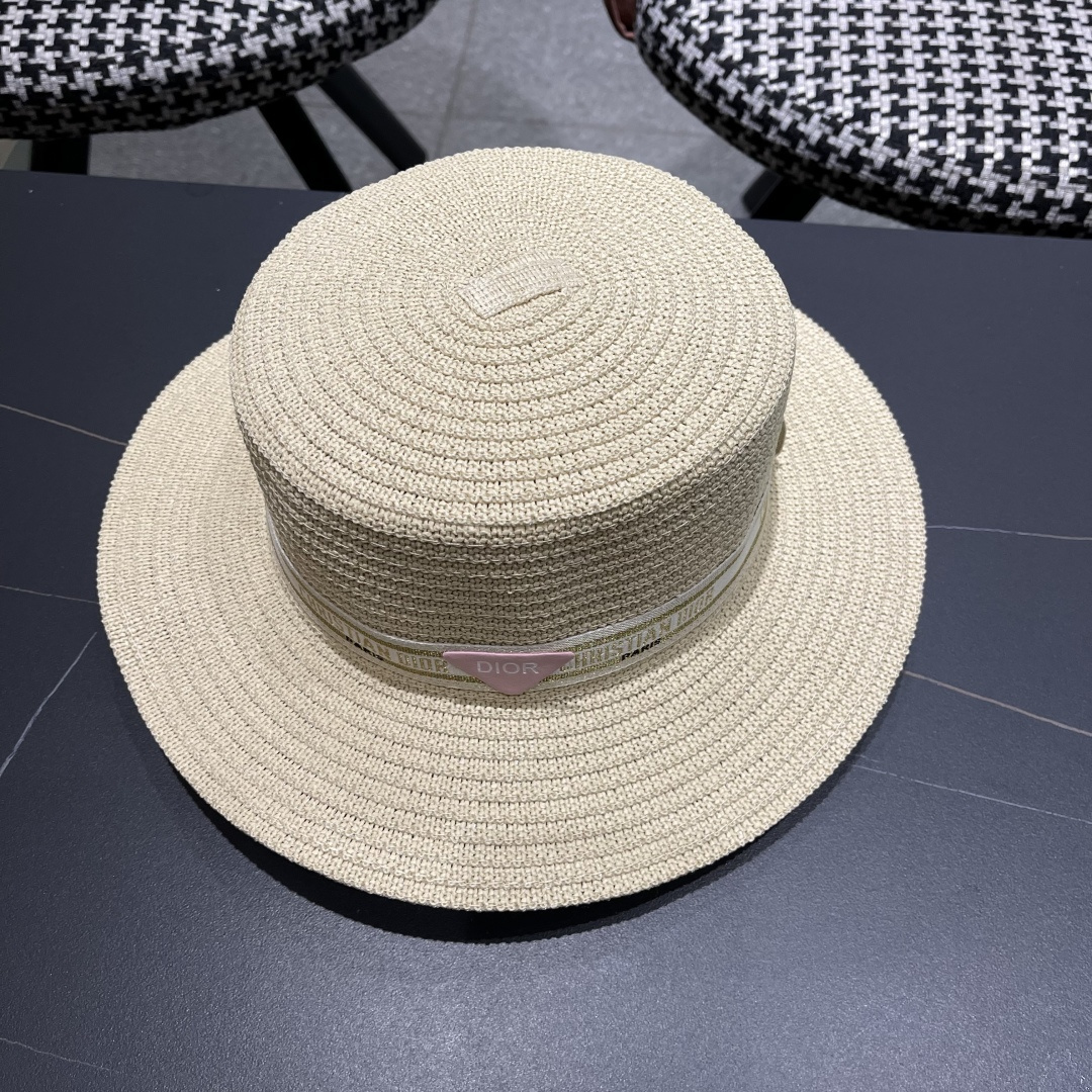  Dior迪奥 2025网红同款田园风拉菲草帽女复古镂空毛边大檐透气
网眼防晒沙滩帽潮