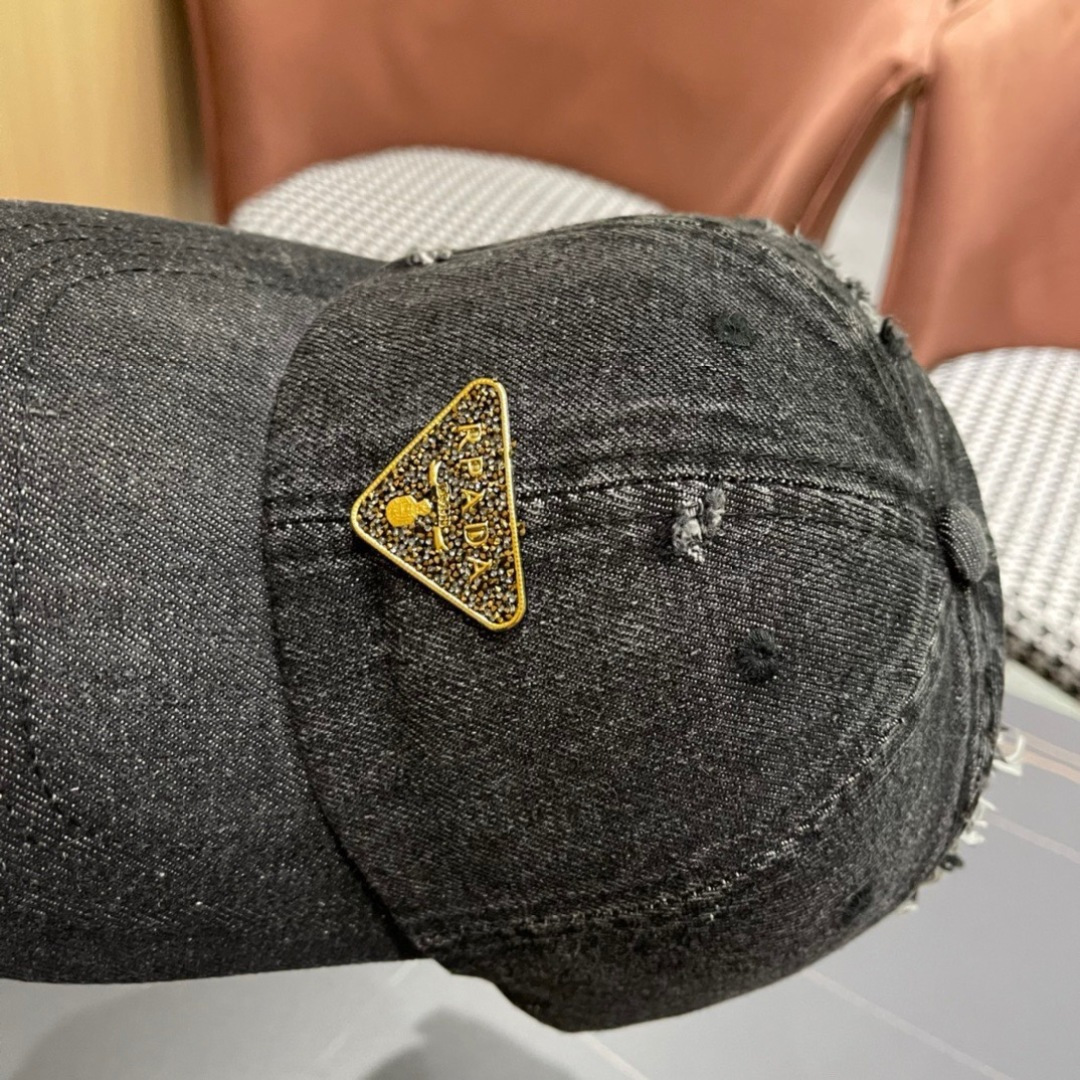  Prada普拉达 2025早春新款大牌款牛仔棒球帽，经典款男女通用