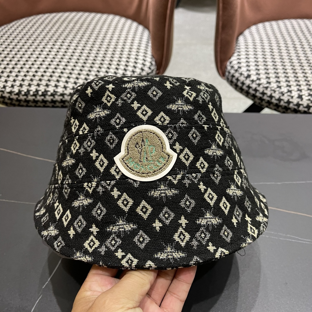  Moncler蒙口2025新款日系时尚简约不规则的渔夫帽女出游防紫外线太阳帽潮