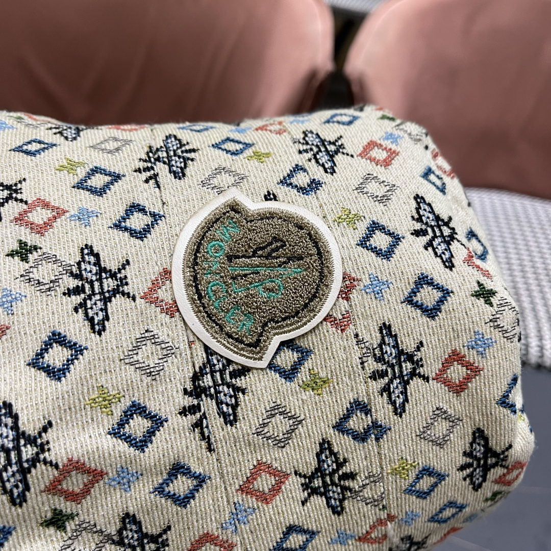  Moncler蒙口2025新款日系时尚简约不规则的渔夫帽女出游防紫外线太阳帽潮