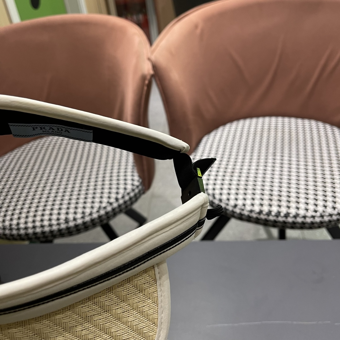  Prada普拉达 防晒帽子女夏季遮脸大帽檐空顶
遮阳帽骑车遮阳帽