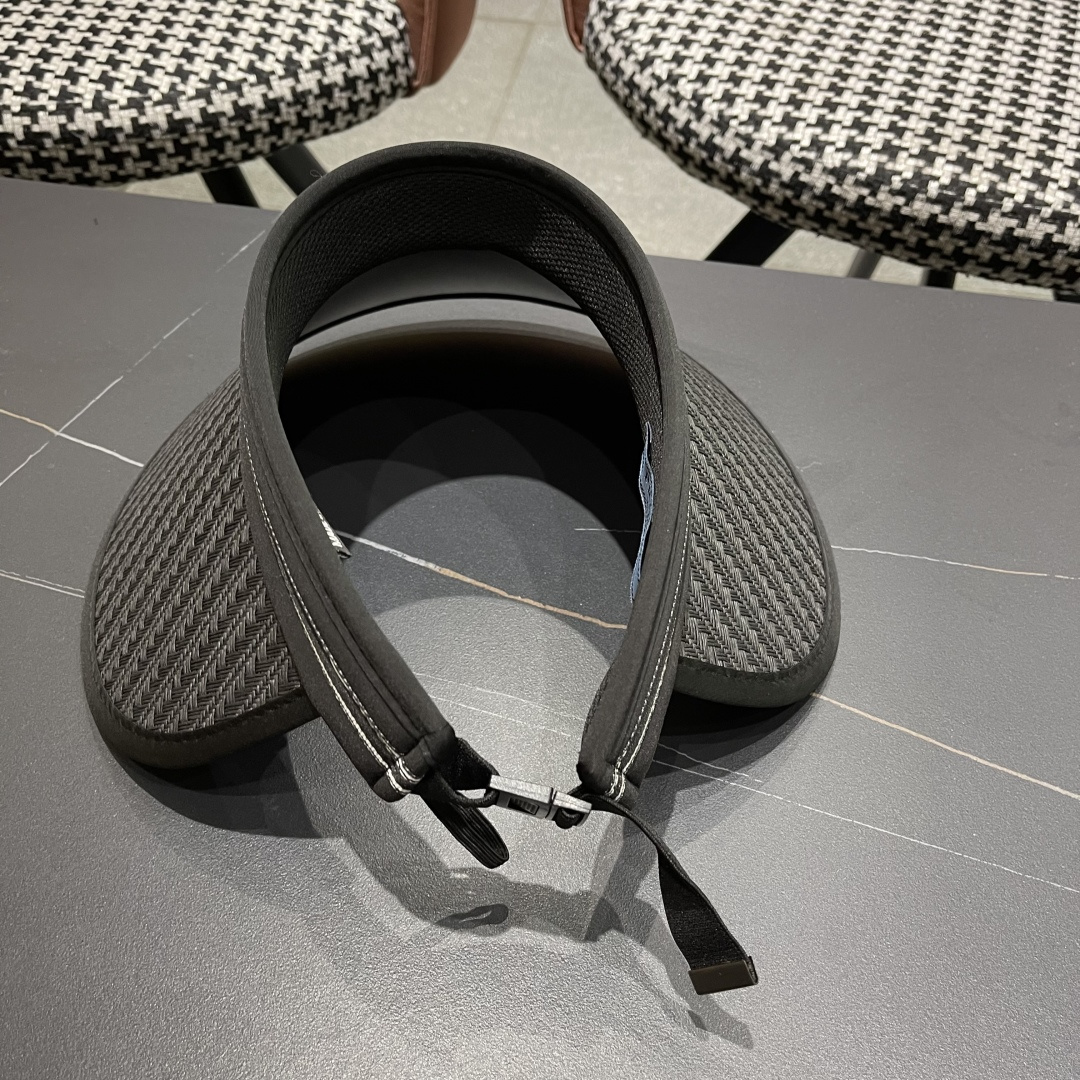  Prada普拉达 防晒帽子女夏季遮脸大帽檐空顶
遮阳帽骑车遮阳帽