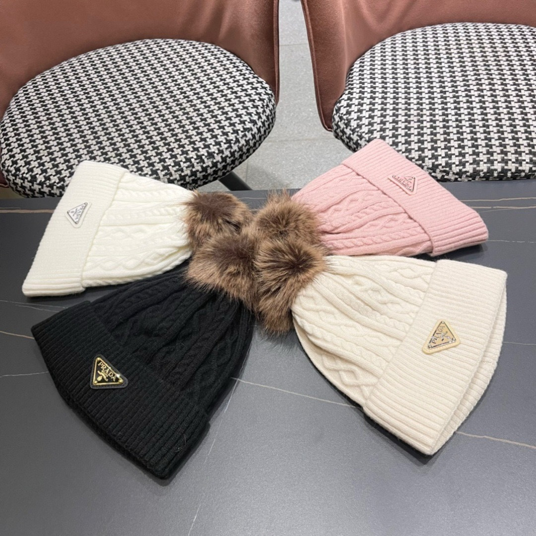  Prada普拉达新款针织毛线帽专柜同步针织帽，缎面拼接超显质感，简约不单调男女戴都超帅
