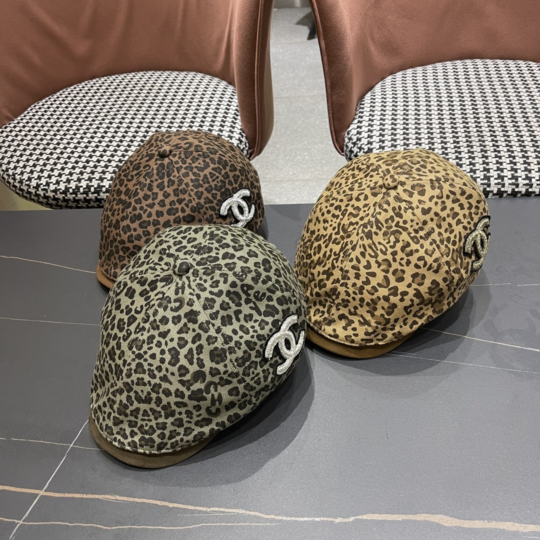  香奈儿 2025新款复古豹纹前进帽子女士春秋季显脸小
辣妹鸭舌贝雷帽子男士