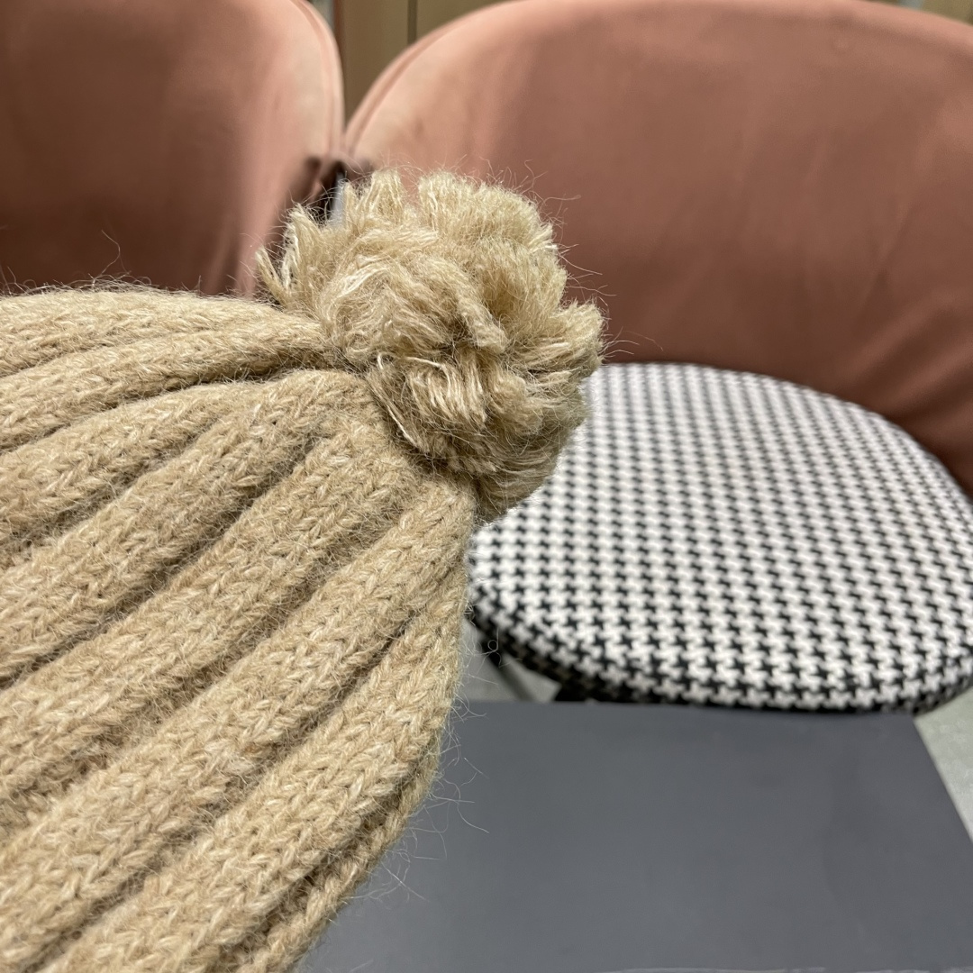  蒙口Moncler盟可睐💥官网经典针织帽，原单复刻.非常柔软亲肤，弹性很好💓有质感又非常百搭的款式~保