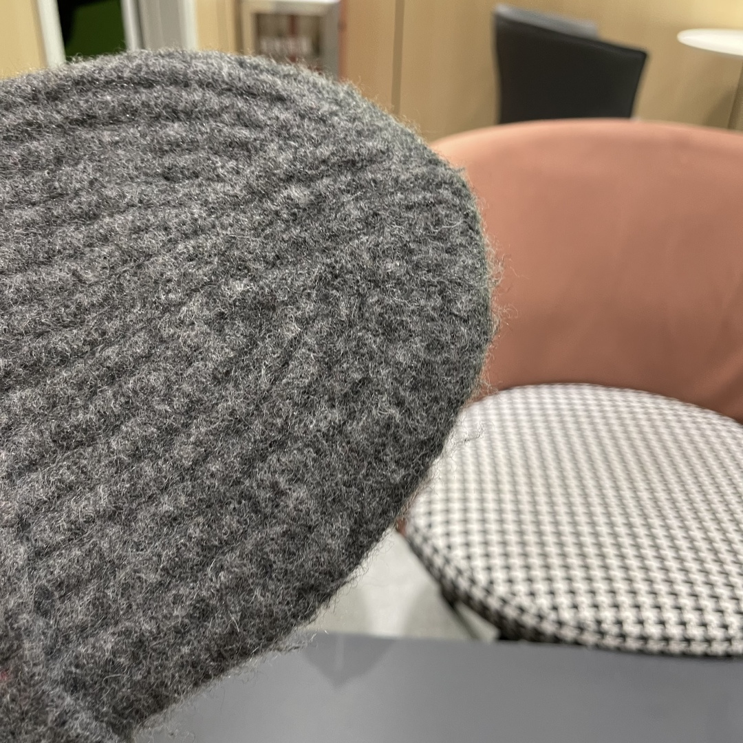  芬迪FENDI 秋冬官网最新针织帽💓弹性很好💓有质感又非常百搭的款式~保暖的  羊羔毛线帽，均码有弹性