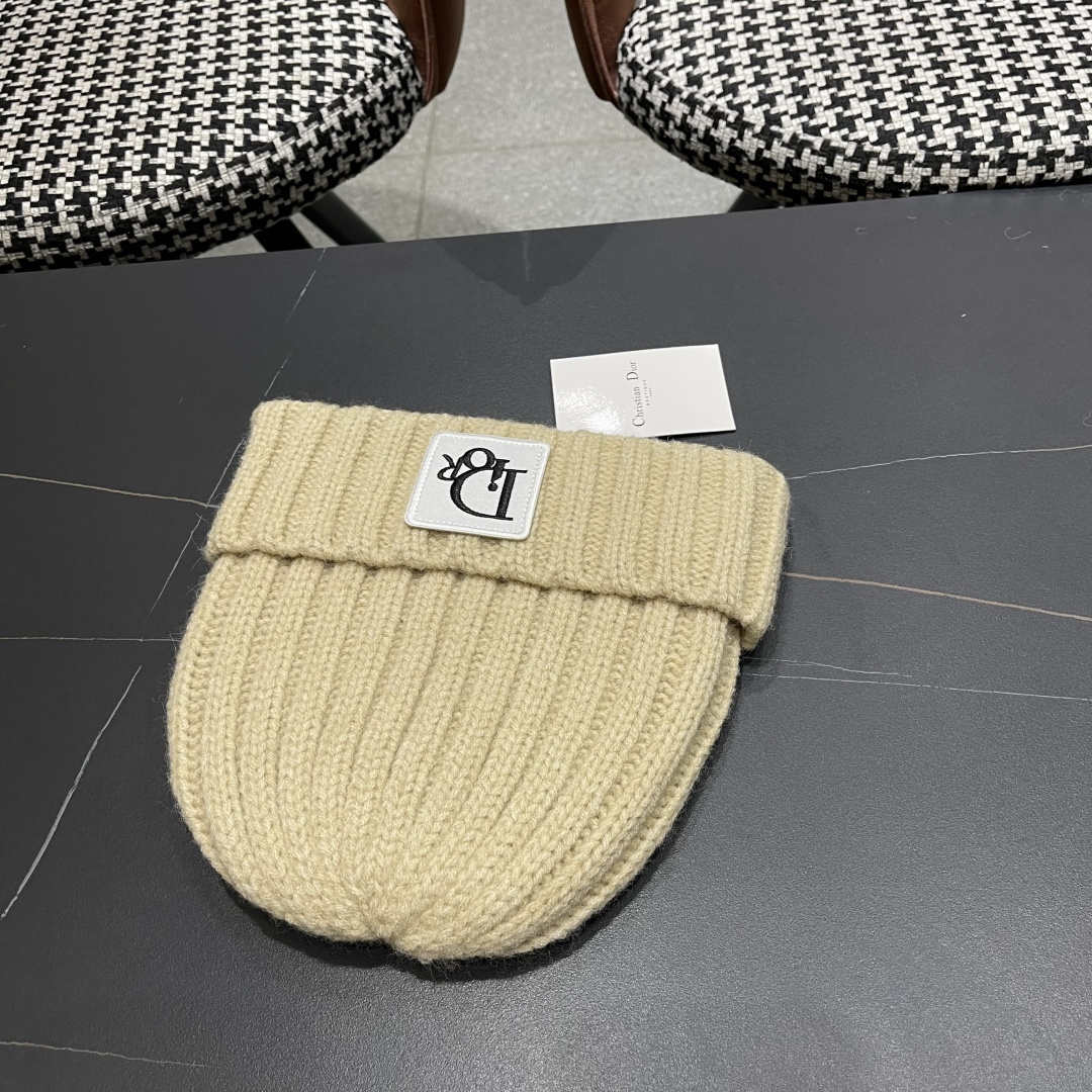  DIOR迪奥针织帽子女冬季复古百搭显脸小毛线帽保暖冷帽