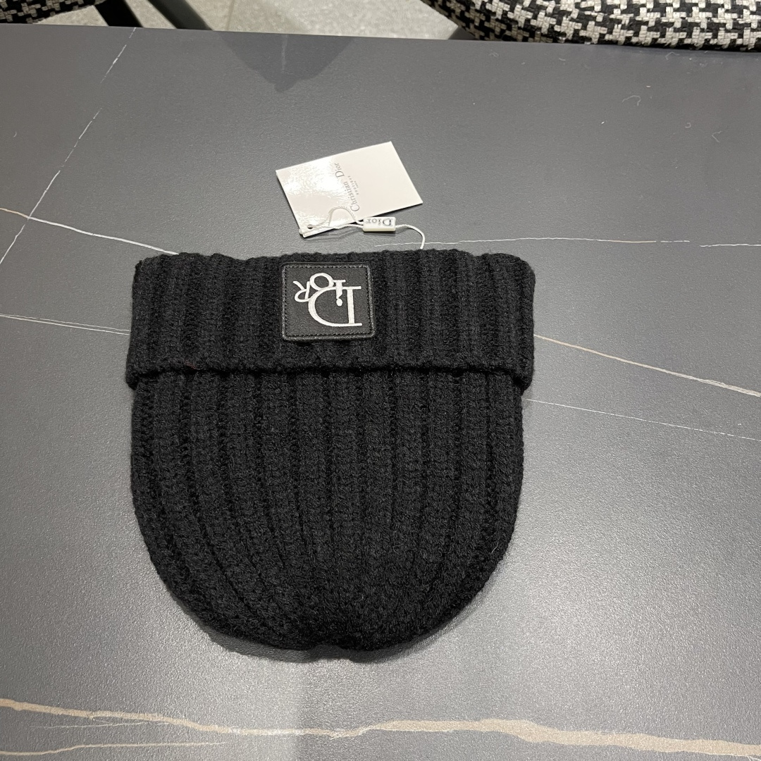  DIOR迪奥针织帽子女冬季复古百搭显脸小毛线帽保暖冷帽