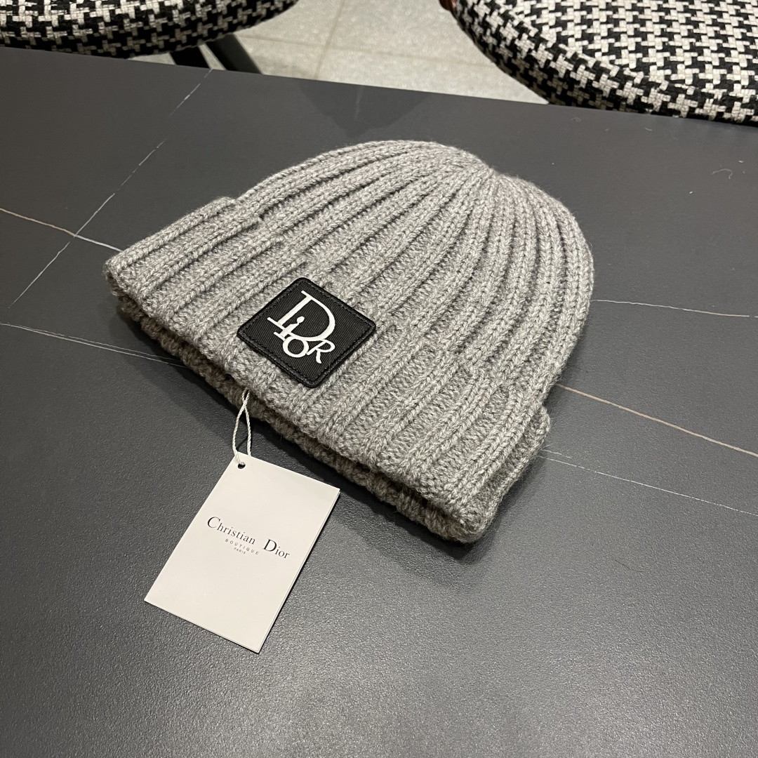  DIOR迪奥针织帽子女冬季复古百搭显脸小毛线帽保暖冷帽