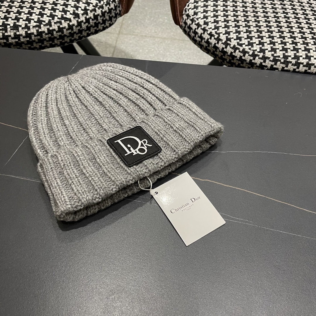  DIOR迪奥针织帽子女冬季复古百搭显脸小毛线帽保暖冷帽