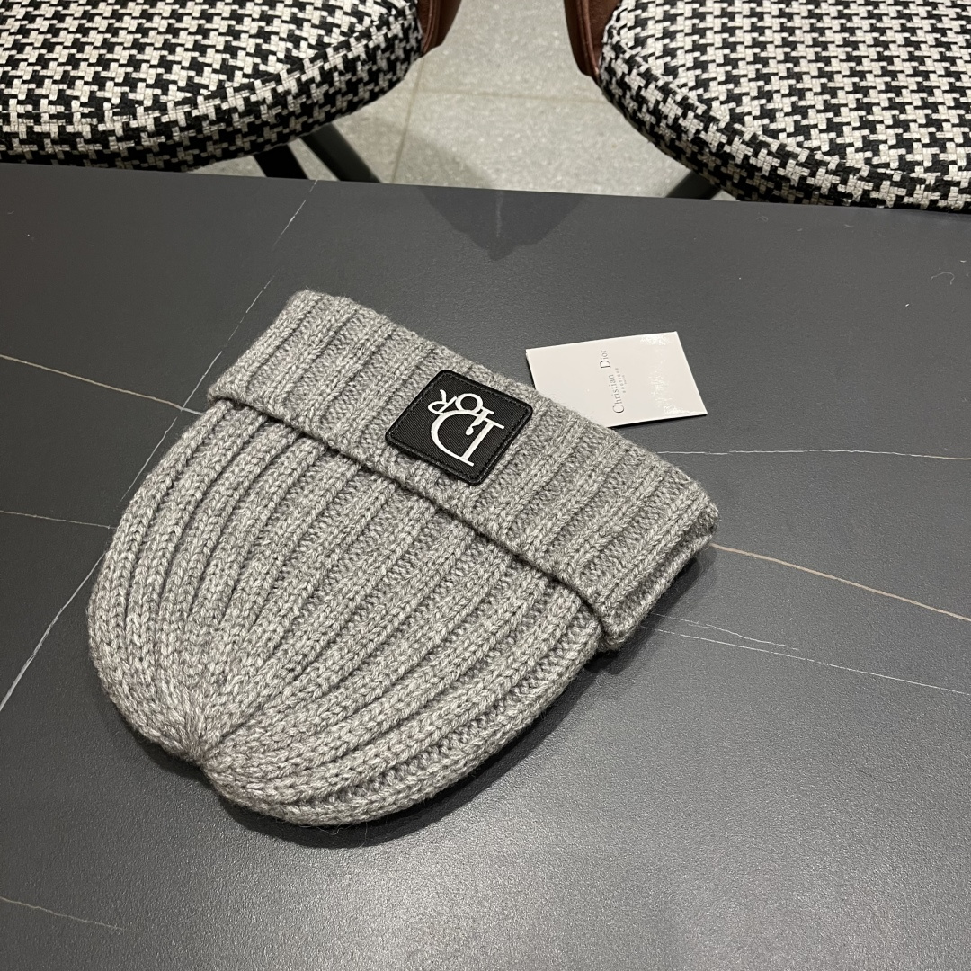  DIOR迪奥针织帽子女冬季复古百搭显脸小毛线帽保暖冷帽