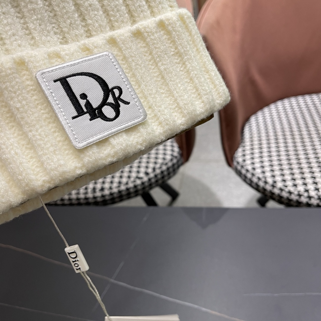  DIOR迪奥针织帽子女冬季复古百搭显脸小毛线帽保暖冷帽