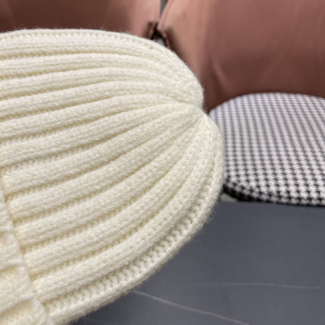  DIOR迪奥针织帽子女冬季复古百搭显脸小毛线帽保暖冷帽