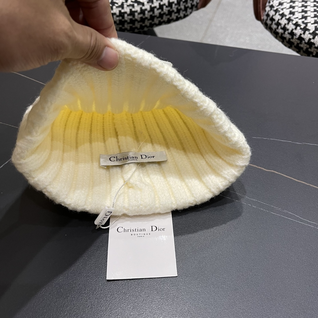  DIOR迪奥针织帽子女冬季复古百搭显脸小毛线帽保暖冷帽