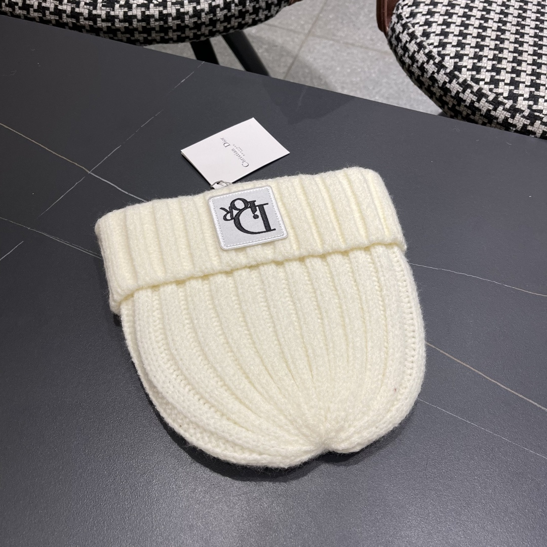  DIOR迪奥针织帽子女冬季复古百搭显脸小毛线帽保暖冷帽