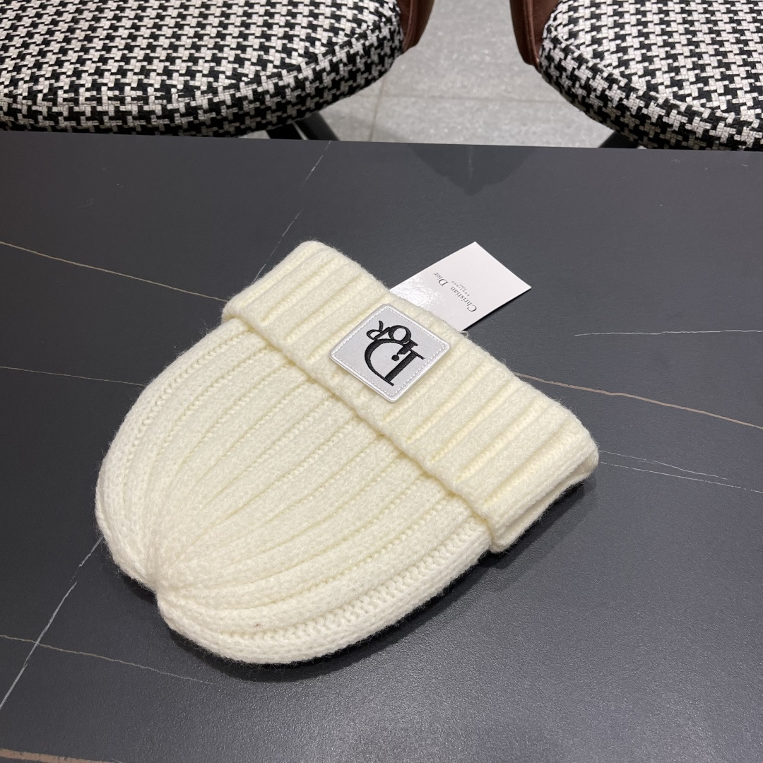  DIOR迪奥针织帽子女冬季复古百搭显脸小毛线帽保暖冷帽