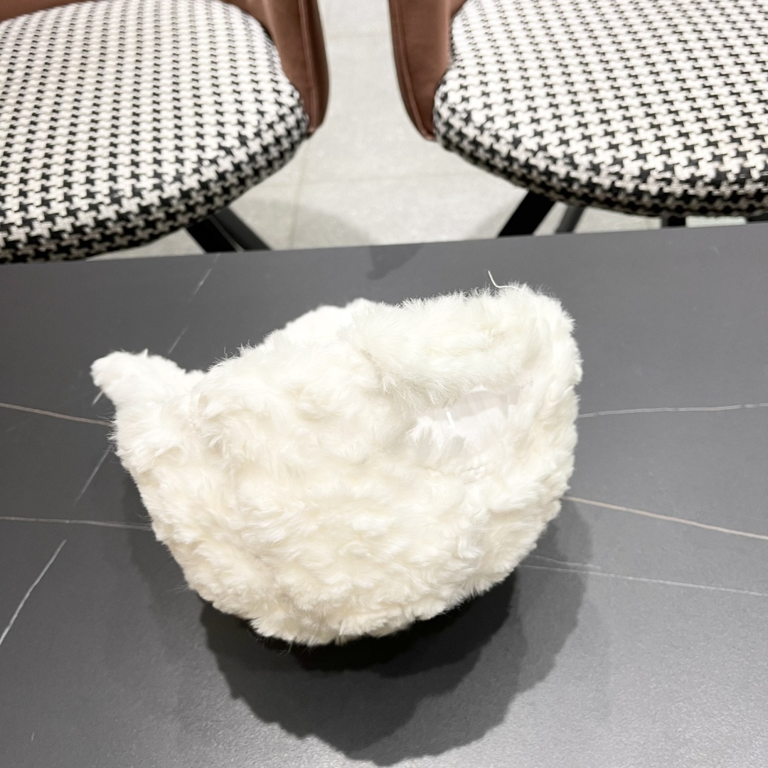 【CHANEL香奈儿】2025毛绒绒秋冬新款棒球帽🌈百搭更有质感的一款