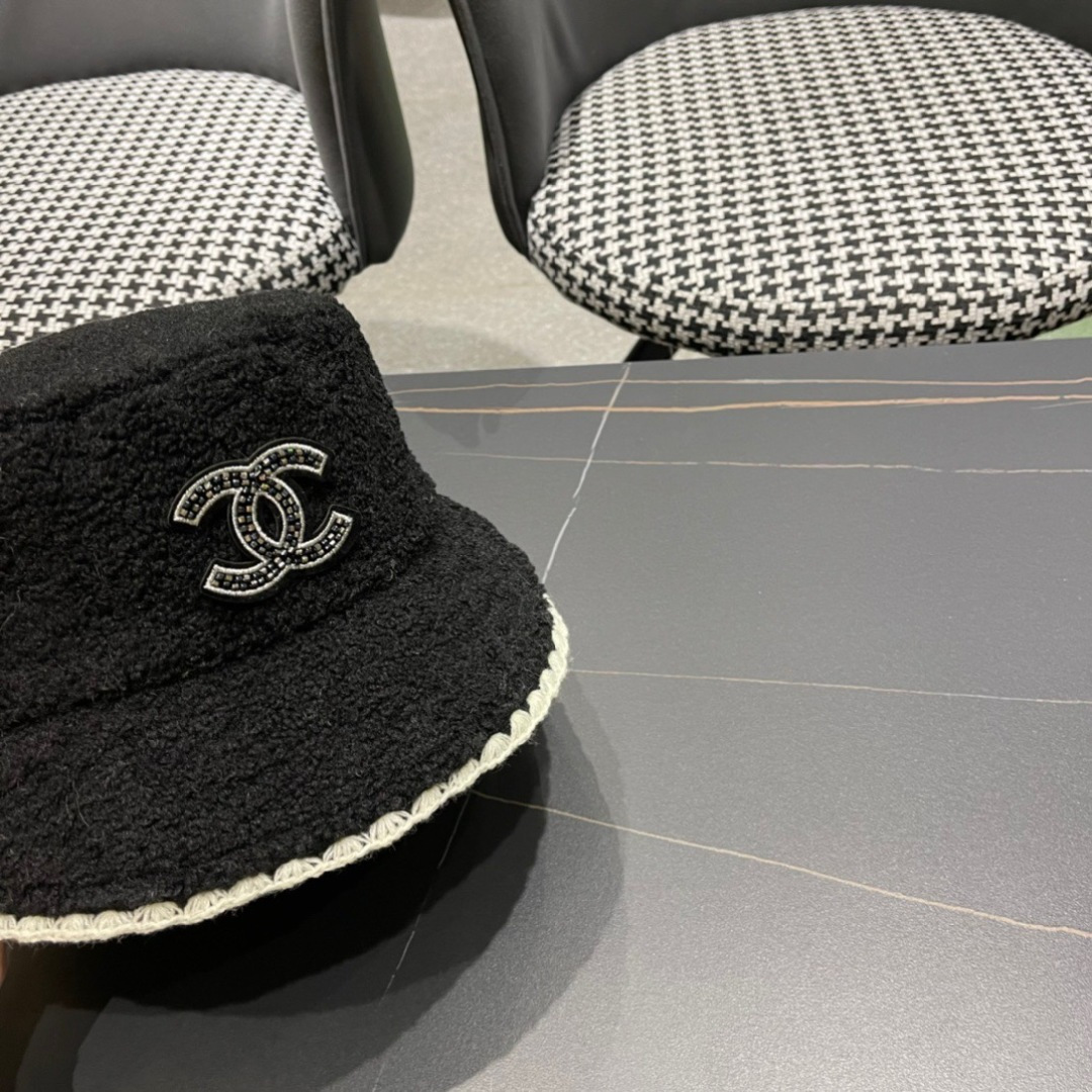 香奈儿新款羊羔毛渔夫帽 针织圈圈毛绒款 非常可爱的一款均码 2 色
