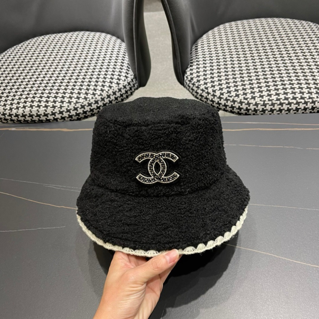 香奈儿新款羊羔毛渔夫帽 针织圈圈毛绒款 非常可爱的一款均码 2 色