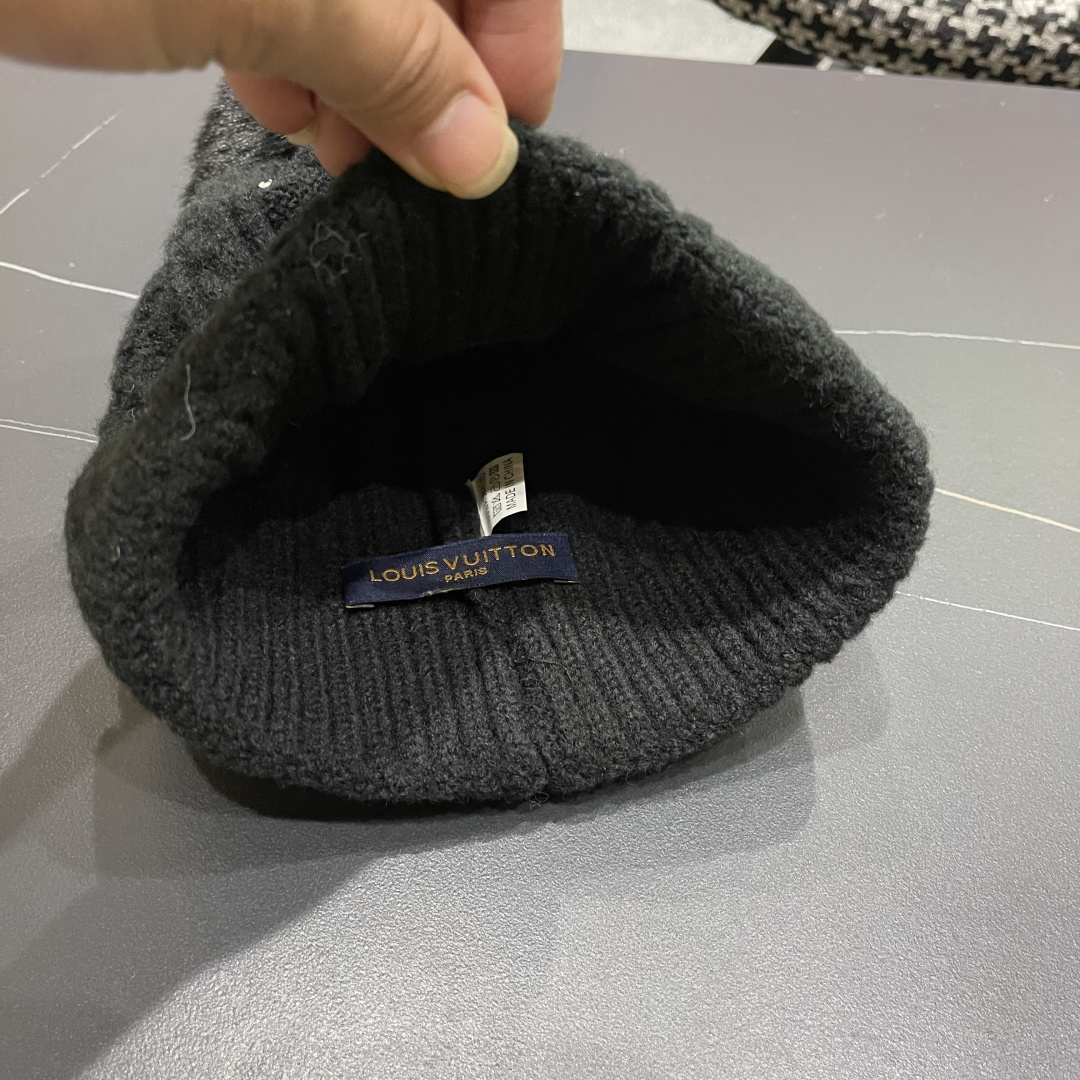lv路易威登帽子2025女秋冬毛线帽韩版针织帽女士百搭毛球帽护耳冬季套头潮加厚帽