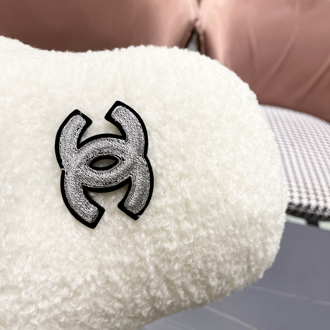 Chanel香奈儿 2025秋冬款渔夫帽毛绒保暖韩版盆帽潮