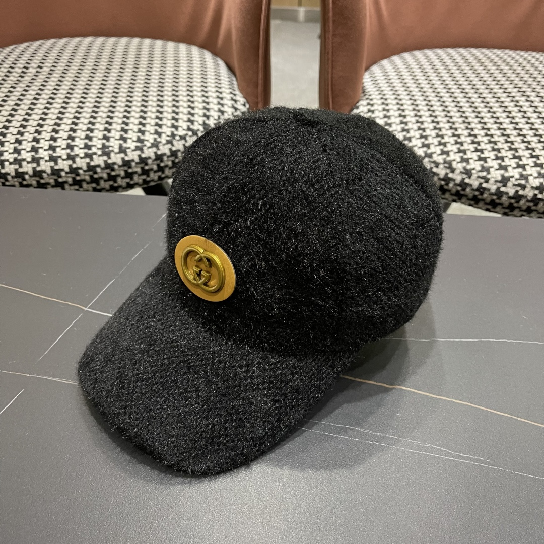 古奇棒球帽♥️GUCCI🧢新品秋冬新款毛绒棒球帽，🔥🎩 工艺非常精美 方便携带！跑量！