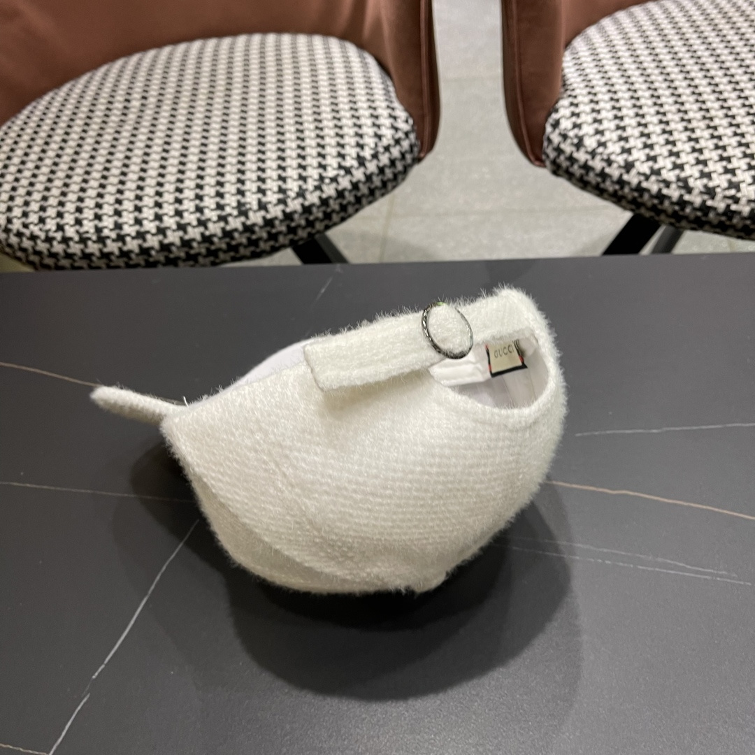 古奇棒球帽♥️GUCCI🧢新品秋冬新款毛绒棒球帽，🔥🎩 工艺非常精美 方便携带！跑量！