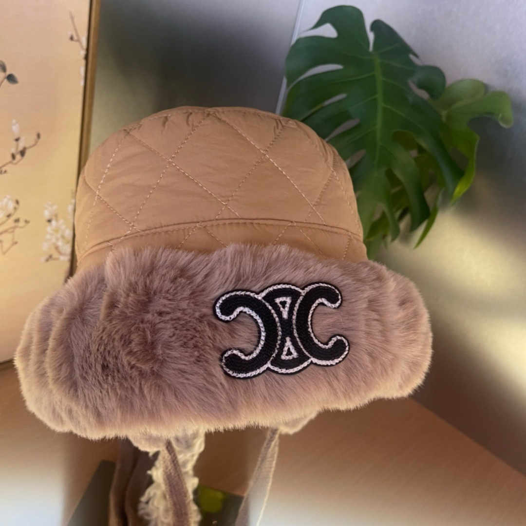 赛琳cellne 秋冬新款雷锋帽女冬季时尚保暖加绒防寒骑车护耳帽