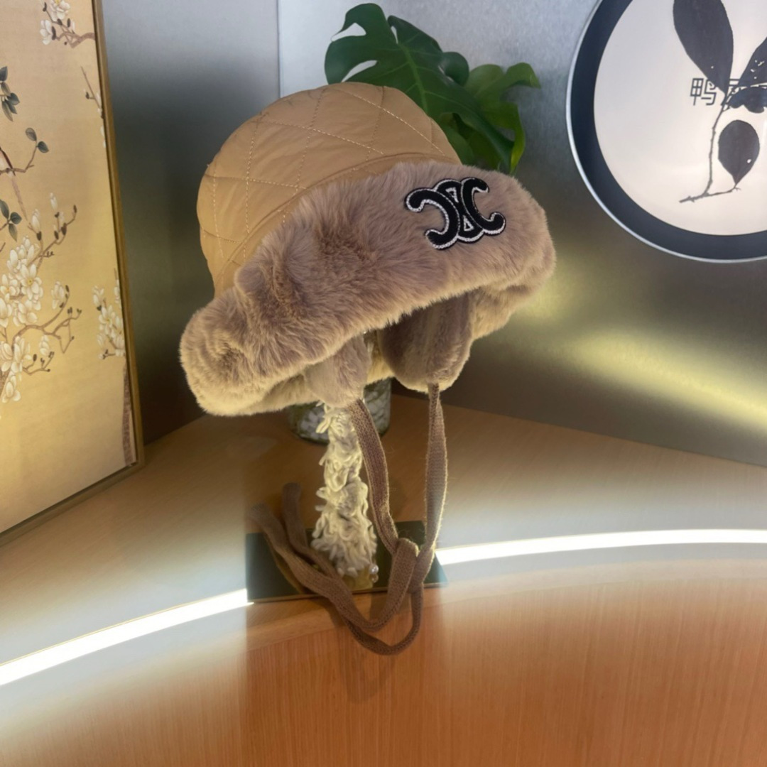 赛琳cellne 秋冬新款雷锋帽女冬季时尚保暖加绒防寒骑车护耳帽