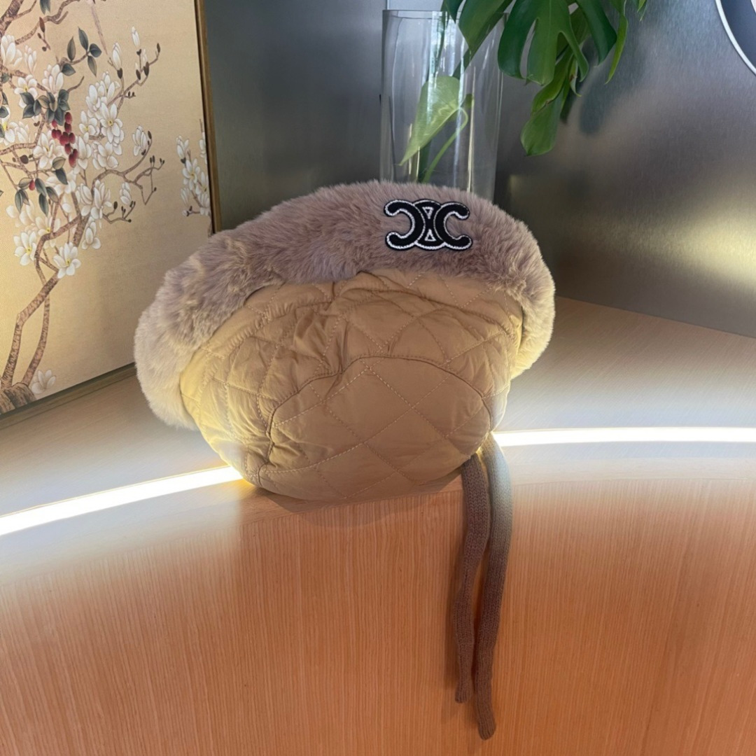 赛琳cellne 秋冬新款雷锋帽女冬季时尚保暖加绒防寒骑车护耳帽