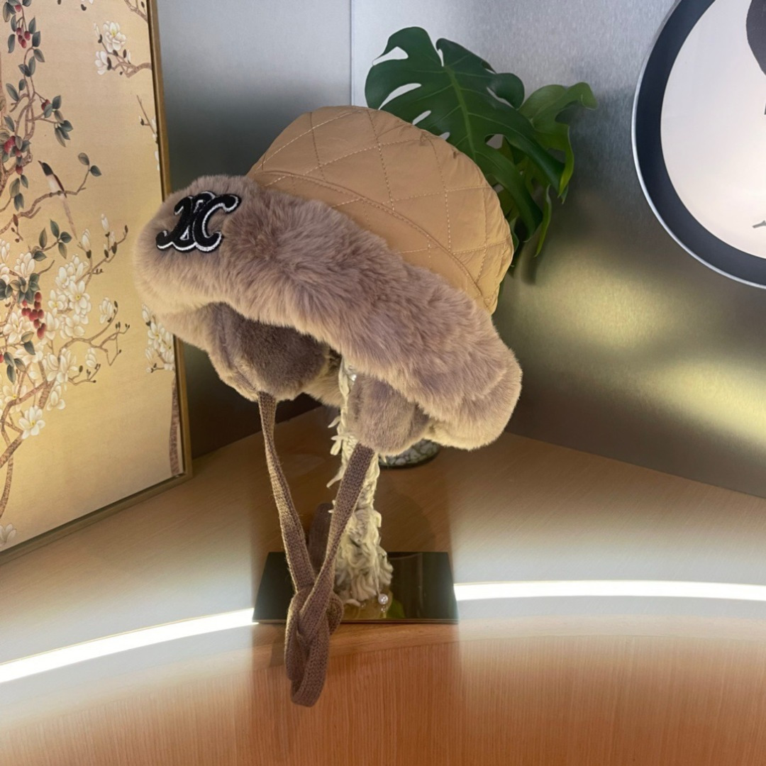 赛琳cellne 秋冬新款雷锋帽女冬季时尚保暖加绒防寒骑车护耳帽