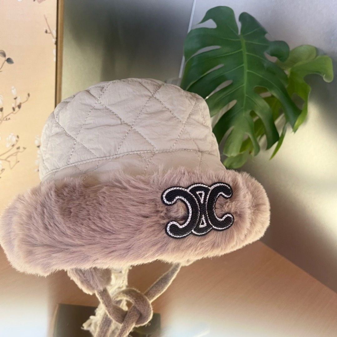 赛琳cellne 秋冬新款雷锋帽女冬季时尚保暖加绒防寒骑车护耳帽