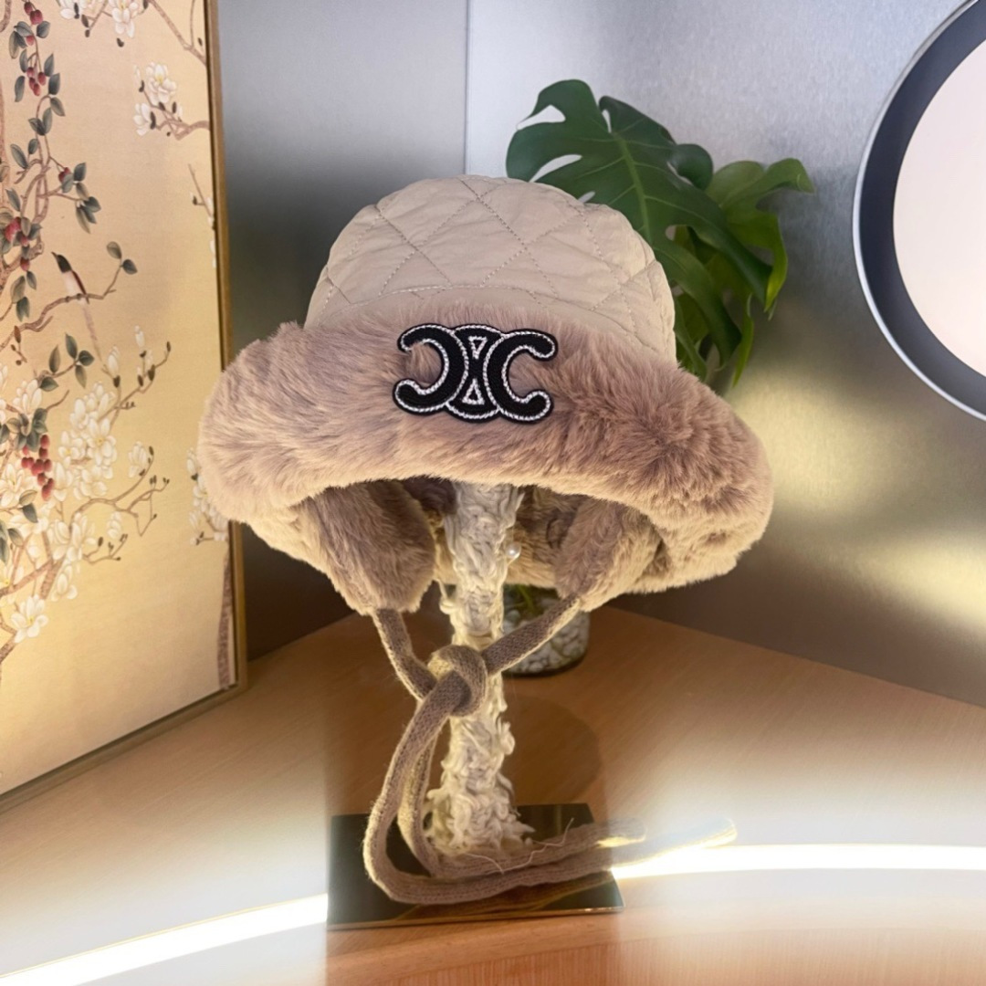 赛琳cellne 秋冬新款雷锋帽女冬季时尚保暖加绒防寒骑车护耳帽