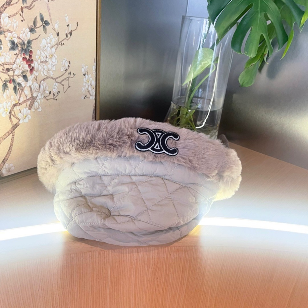 赛琳cellne 秋冬新款雷锋帽女冬季时尚保暖加绒防寒骑车护耳帽