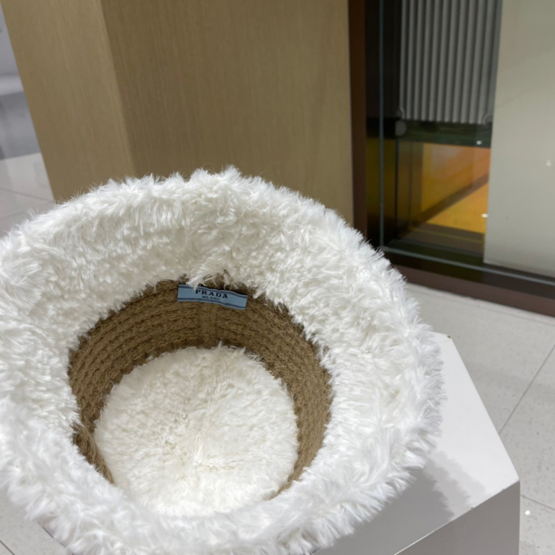 PRADA普拉达 2025新款毛绒针织帽子女冬加厚保暖护耳显脸小秋冬毛线帽女大头围