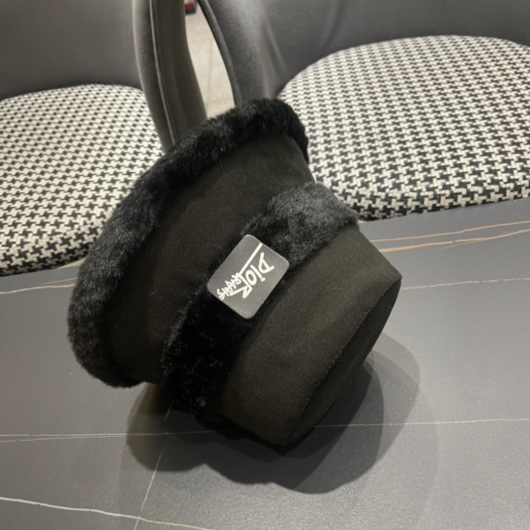 Dior迪奥2025秋冬款加厚羊羔毛渔夫帽子女休闲百搭显瘦平顶帽时尚盆帽